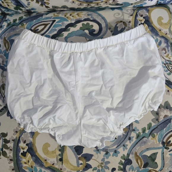 Forever 21 White Ruffle Cotton Bloomers - Picture 2 of 4